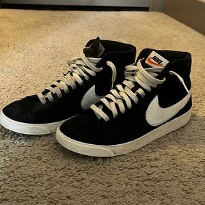 Nike blazers WILL CLEAN BEFORE SELLING